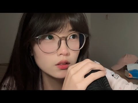 ASMR Kisses & Mouth Sounds 😘
