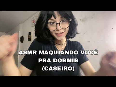 ASMR CASEIRO (maquiando você para dormir)