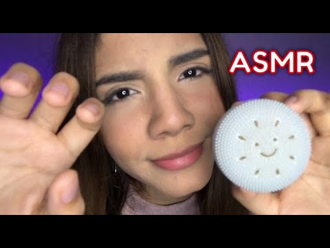 ASMR AGRESIVO Y RÁPIDO / Te LIMPIO Y RASCO la CARITA (PALABRAS REPETITIVAS)