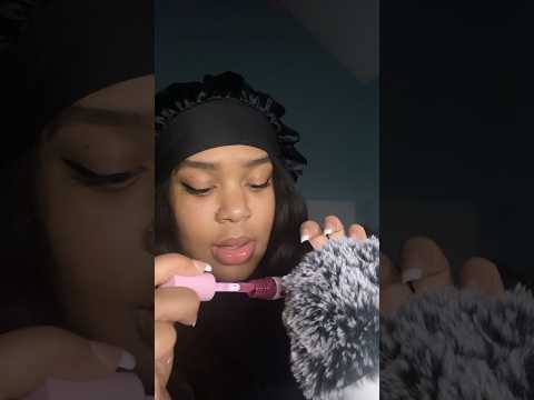 lip gloss sounds 😮‍💨 #shortscreator #asmr #asmrsounds #lipgloss #highgloss #kyliecosmetics