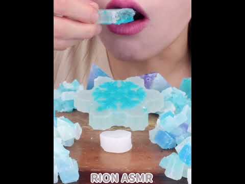 GIANT CRUNCHY CRYSTAL CANDY EATING SOUNDS #asmr #mukbang #咀嚼音 #eatingsounds#kohakutou