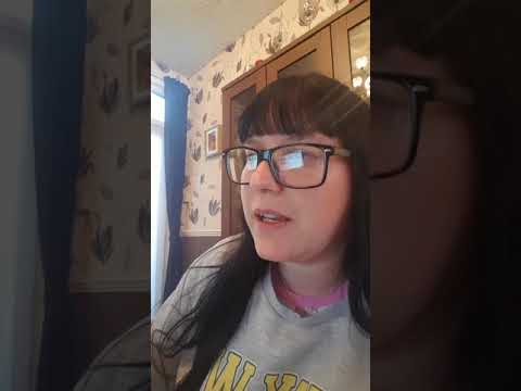 Asmr - Whispering & Doing a quiz to see if I am a bitch or not !! ;)