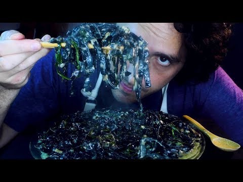 Eating SQUID INK NOODLES ASMR ( Real Sounds ) 자막 字幕  ਉਪਸਿਰਲੇਖ | Nomnomsammieboy