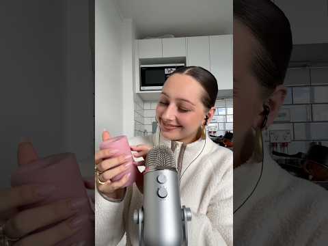Tapping or Scratching ? #asmr #scratching #tingles #asmrcommunity