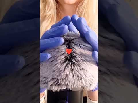 blue gloves