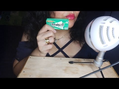 ASMR masticando chicle y te cuento un poquito de mis tatuajes
