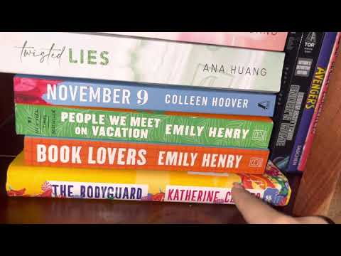 ASMR Bookshelf Tour📚 ~tapping,scratching~