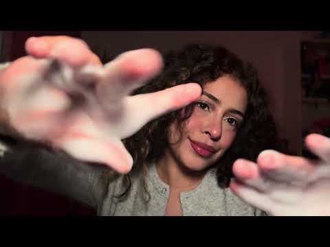 ASMR / ROLEPLAY TU NOVIA TE LIMPIA LA CARA 