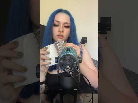 toilet roll = tingles #asmr #scratching #hairclip #crinkles #asmrcrinkles