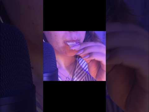 ASMR chewing gum mouth sounds 🌚😴💤 #asmr #relax #mouthwhisper #asmrvideos #tingles #mouthsounds #gum