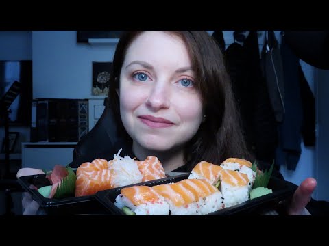 EATING SUSHI A CASA MIA 🍣 ASMR ITA