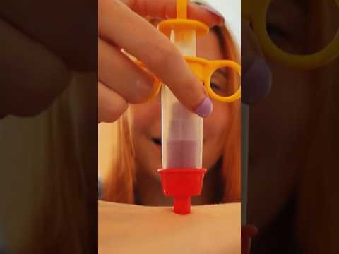 Toy Doctor ASMR: Spielzeugspritze & Blutspiel | Wolkenfrei ASMR