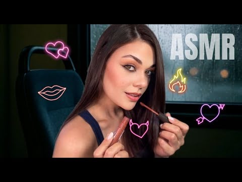 ASMR: A Menina Obcecada Faz Sua Maquiagem No Ônibus 🫦