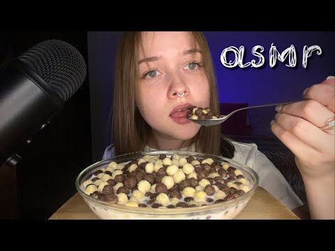 АСМР ИТИНГ ХРУСТЯЩИЕ ШОКОЛАДНЫЕ ШАРИКИ С МОЛОКОМ 🤤🍫 ASMR EATING