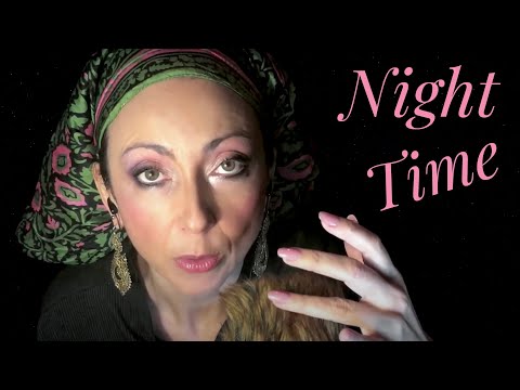 ASMR ITA🌜NIGHT TIME🌛 WHISPERING  Fluffy Brushing MOUTH SOUNDS