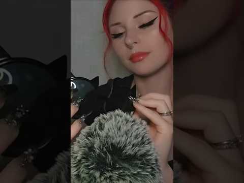 #asmr #tapping #triggersforsleep #mouthwhisper #visualtingle #makeup #relax