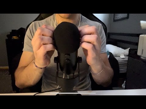 ASMR: Experimenting with Mic Scratching and Visuals