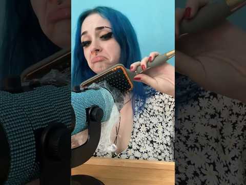 messy hair 👩‍🦰 #asmr #crinkles #shorts #micbrushing