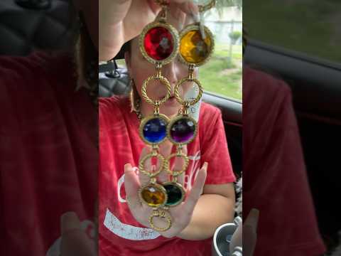 Gorgeous vintage necklace😍 #asmr #jewelryasmr #vintagejewelry #bestlifebybrooke #tingles #asmrvideo