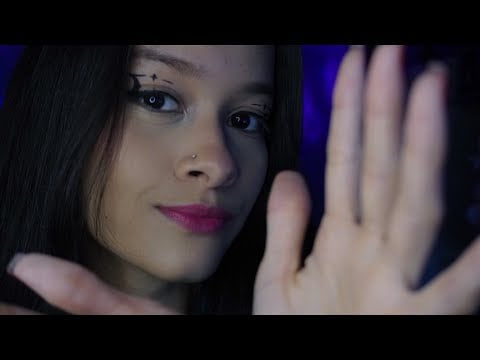 ASMR Hand Movements com Sons de Boca Bem Pertinho da Lente
