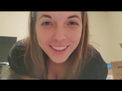 ASMR | Eating and Zipper Sounds