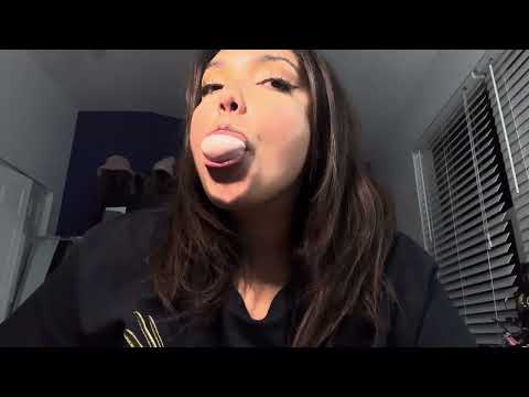 BUBBLE GUM ASMR | BLOWING BIG BUBBLES WITH BIG LEAGUE CHEW #bubblegumblowing #bubblegum