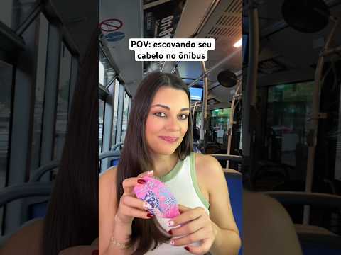POV: escovando seu cabelo no ônibus #asmr #asmrsounds #humor #shorts