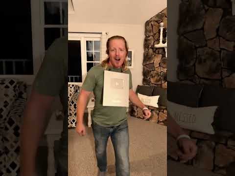Just goofin, new play button goofin.