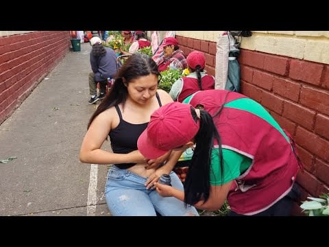 ASMR, Limpia energetica en el mercado con Maritza Pangol & Naty 