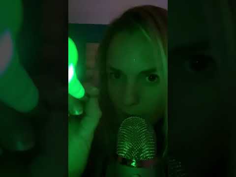 ASMR FR / Short ASMR visuel - lumière et bruits de bouche