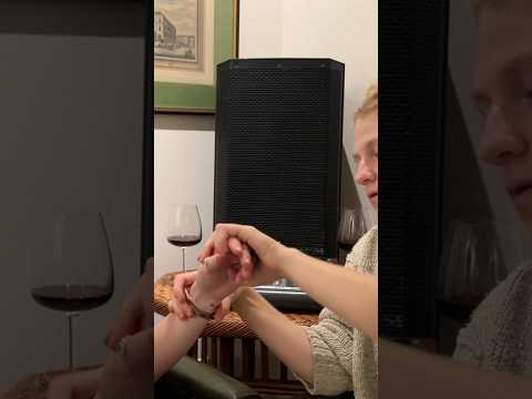 She has the coolest hands!!! #asmr