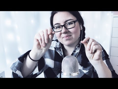 ASMR Hand Sounds & Hand Movements (Swedish Whisper)