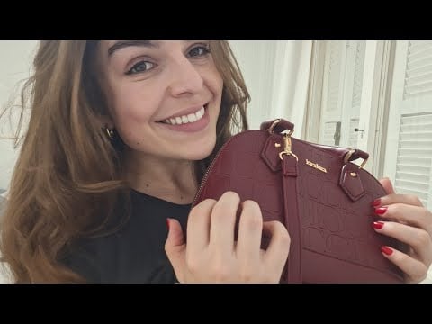 ASMR caseiro| o que levo na bolsa, com tapping, scratching e sons de boca 