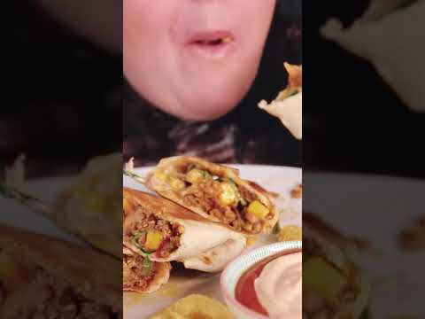 Taco mukbang #asmr #relax #asmrsvenska #eatingsounds #tacos #asmrmukbang