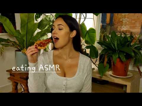 Eating CRUNCHY Pizza With A Beer (Midnight Snack) | ASMR