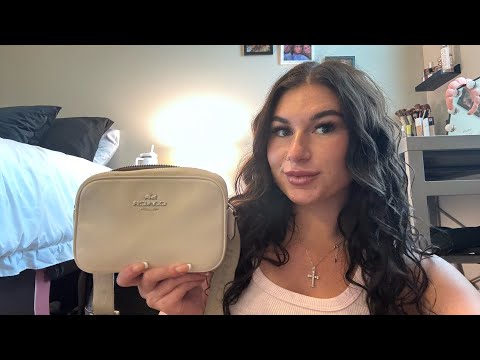 ASMR | What’s in my purse 👛 (whispered, tapping, bag sounds)