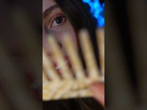 Kopfmassage mit Kamm #asmr #visualtingle #sound