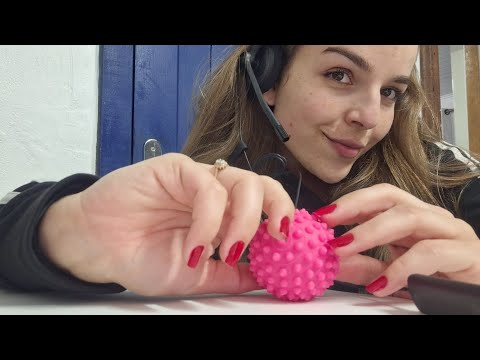 Asmr| conversa e triggers aleatórios | contando as novidades 