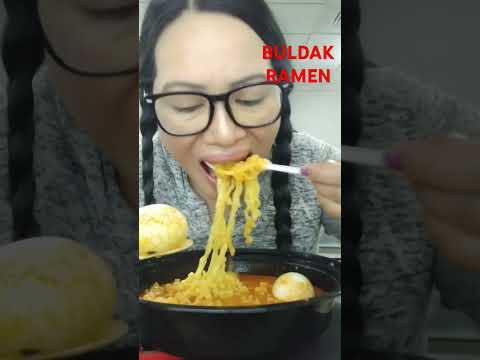 SPICY BULDAK RAMEN NOODLES#subscribers #mukbang #america #noodles #challenges  #eatingshow #shorts