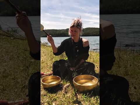 Singing Bowls and water is so relaxing! #singingbowls  #singingbowlhealing #outdoorasmr #reiki