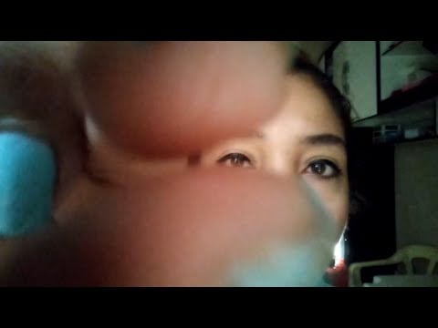 ASMR Moldando seu rosto completo com muitas batidinhas na tela com unhas e palitinho, voz suave
