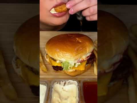 Wendy’s spicy chicken nuggets #shorts #asmr #youtube #wendys