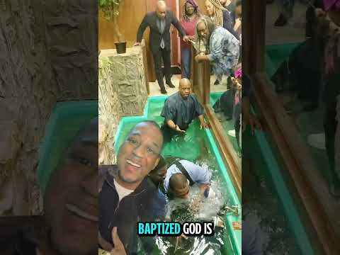 It Took a Church Family to Baptize Her — A Moment You’ll Never Forget