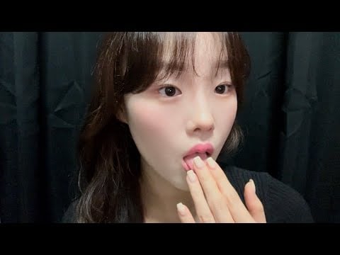 스핏페인팅 👅 asmr (no talking) | spit painting, mouth sounds , hand movement