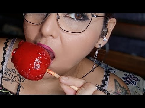 ASMR comiendo Manzana 🍏 acaramelada 