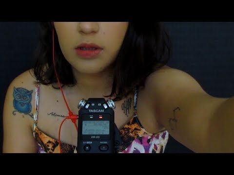 ASMR Respondendo perguntinhas + mostrando TODAS minhas tatuagens (BINAURAL)