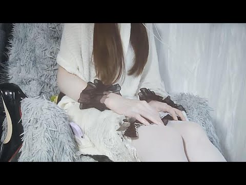 ASMR Roleplay | Cosplay Girlfriend 💖 Accent + Long Nails Scratching + Mouth Sounds (Sleep Journey)