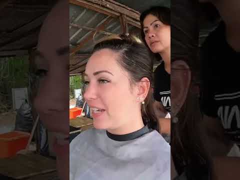 Talking with a street lady barber in Thailand 💇🏼‍♀️🇹🇭 #asmr