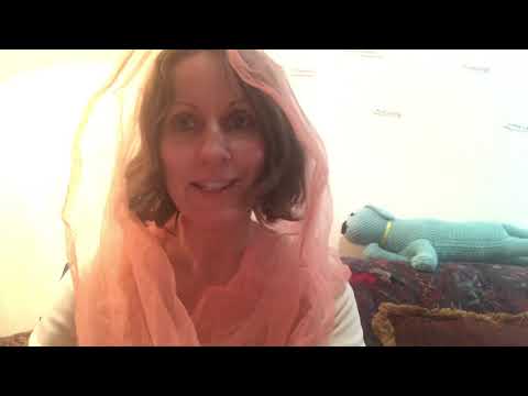 ASMR francais Canada reading lire reading book crinoline scarf