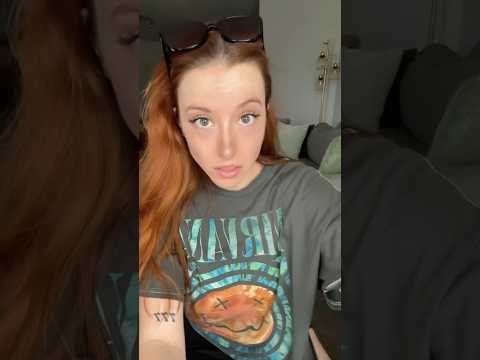 What color are your eyes? #greeneyes #redhead